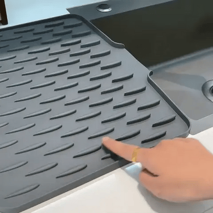 Sloped Silicone Draining Mat – Heat-Proof & Non-Slip